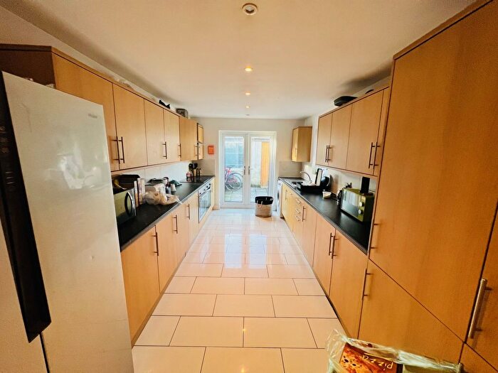 6 Bedroom Terraced House To Rent In Mackintosh Place, Cardiff, CF24