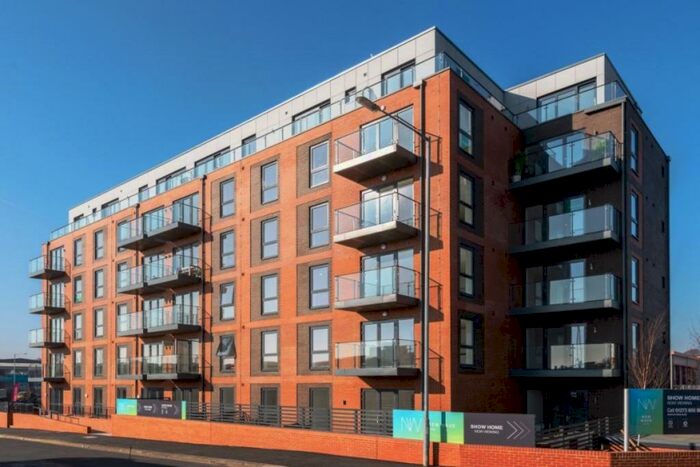 2 Bedroom Flat To Rent In Goldstone Lane, Hove, East Sussex, BN3