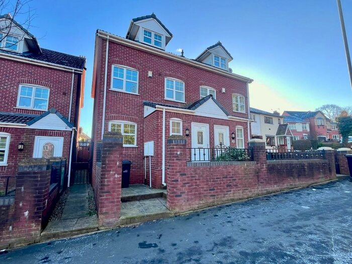 3 Bedroom Property To Rent In Gorge Road, Bilston, WV14