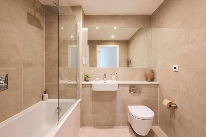 1 Bedroom Flat To Rent In Flat, Cherry Orchard Road, Croydon, London, CR0