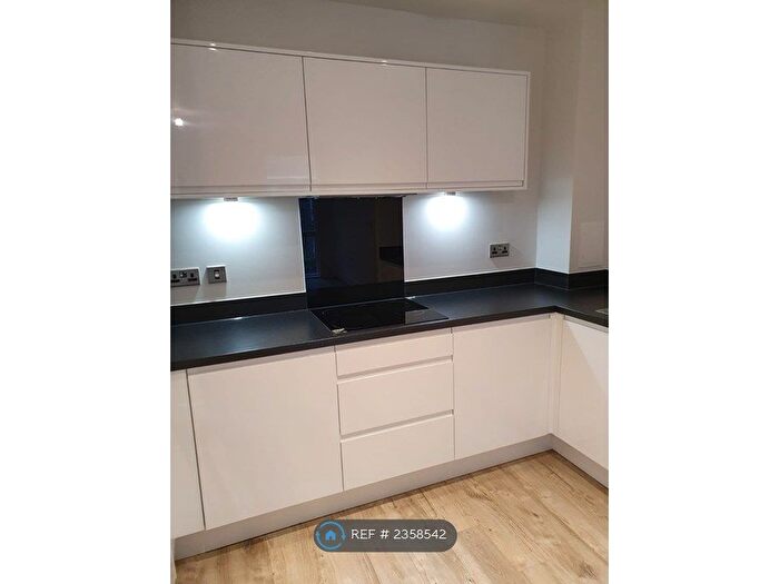 2 Bedroom Flat To Rent In Chesterton House, Harrow On The Hill, HA1