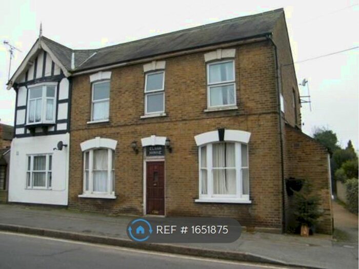 Studio To Rent In North Road, Romford, RM4