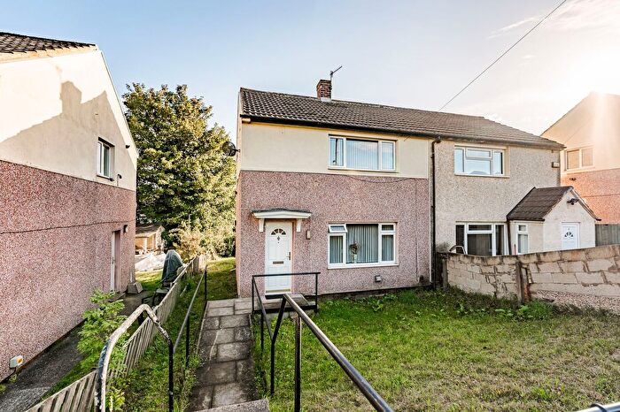 2 Bedroom Semi-detached House For Sale In Providence Street, Batley, WF17