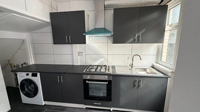 3 Bedroom Terraced House To Rent In Botha Road, Plaistow London, E13