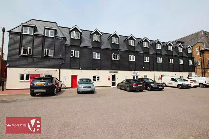 2 Bedroom Flat To Rent In Brewery Road, Hoddesdon, EN11