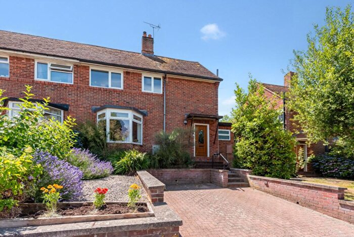 3 Bedroom Semi-Detached House For Sale In Cranford Road, Petersfield, Hampshire, GU32