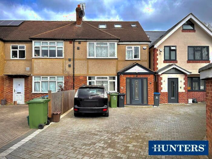 4 Bedroom End Of Terrace House To Rent In Somerset Close, New Malden, KT3