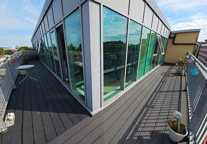 1 Bedroom Flat For Sale In Alpha House, Peacock Street, Gravesend, Kent, DA12