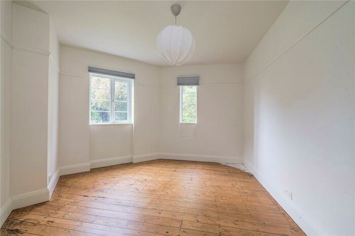 2 Bedroom Apartment To Rent In Peckham Rye, East Dulwich, London, SE22