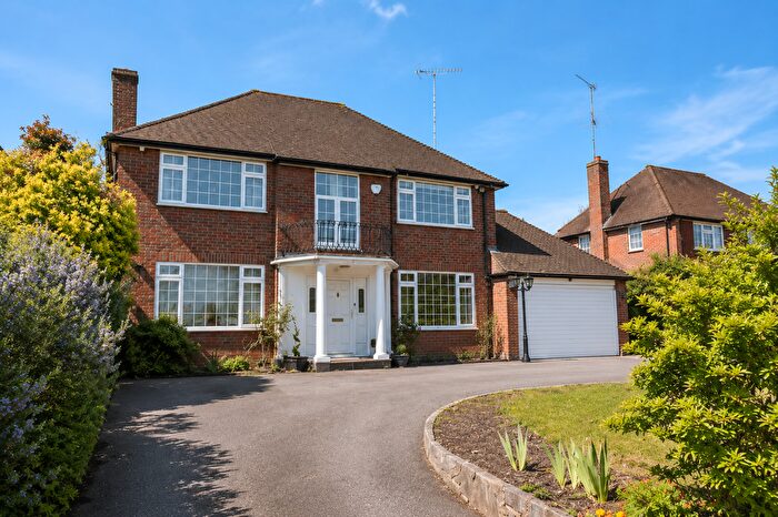 6 Bedroom Detached House To Rent In , Old Bedford Road, Luton, LU2