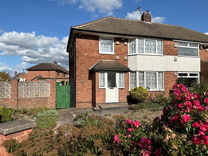 3 Bedroom Semi Detached House To Rent In Cleveland Road, Wigston, LE18