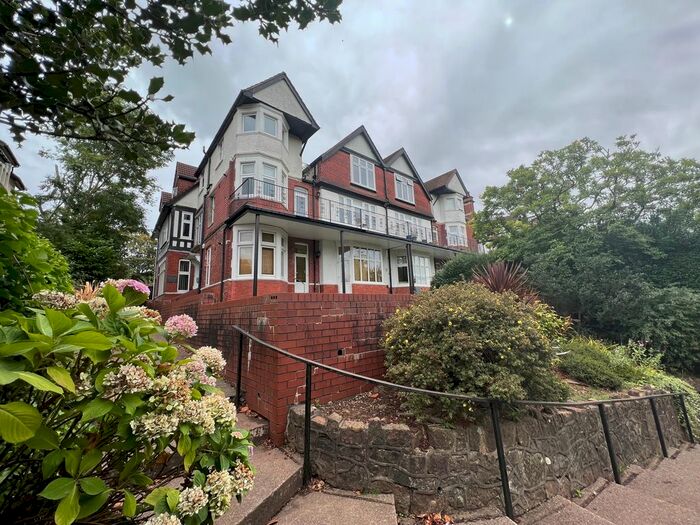 2 Bedroom Flat To Rent In Lake Road East, Cyncoed, Cardiff, CF23