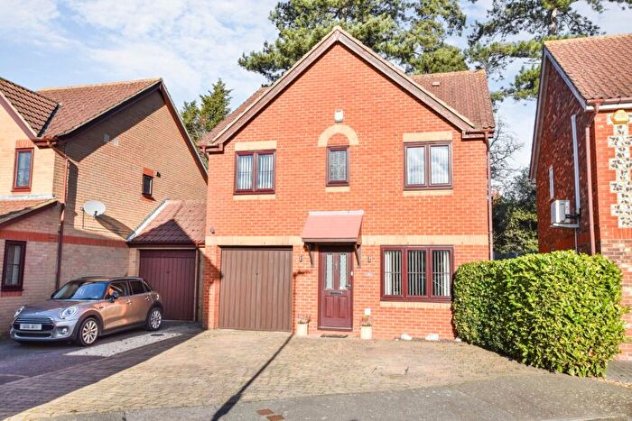 4 Bedroom Detached House For Sale In Gill Close, Heybridge, Maldon, CM9