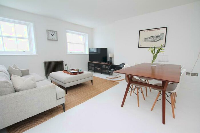 2 Bedroom Flat To Rent In Lewes Crescent, Brighton, BN2