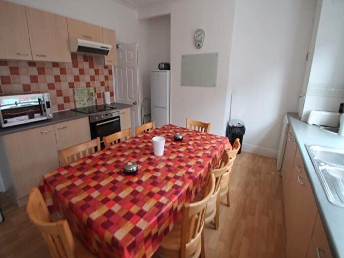 4 Bedroom House To Rent In Burchett Place, Leeds, LS6