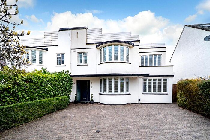 4 Bedroom Semi Detached House For Sale In Harpenden Road, St. Albans, AL3