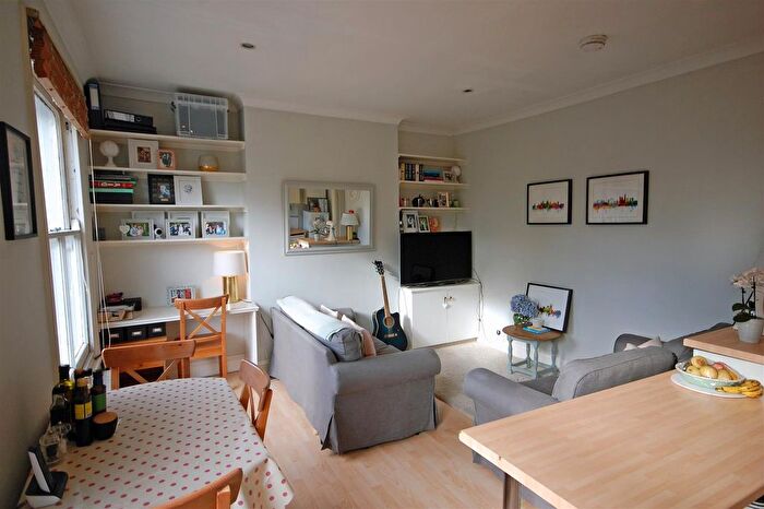 1 Bedroom Flat To Rent In Clarence Road, London, W4