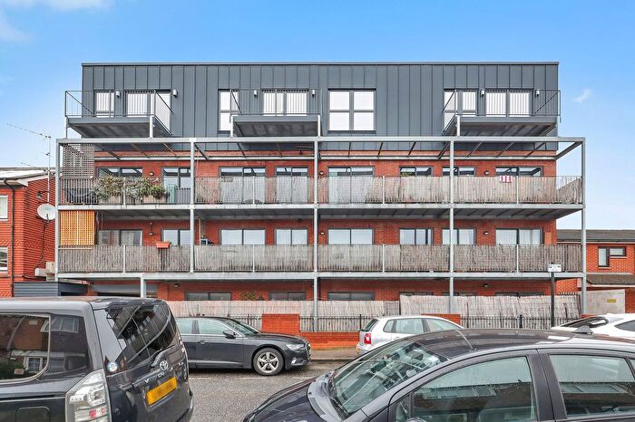 2 Bedroom Flat For Sale In Grange Road, London, E13