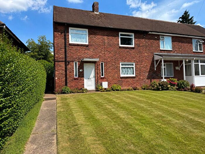4 Bedroom House To Rent In Melbourne Avenue, Burton-on-Trent, Staffordshire, DE15