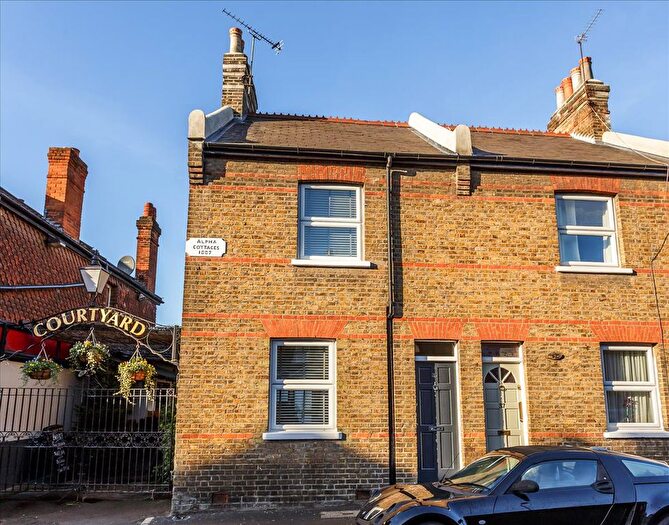 2 Bedroom Cottage To Rent In Haven Lane, Ealing, London, W5