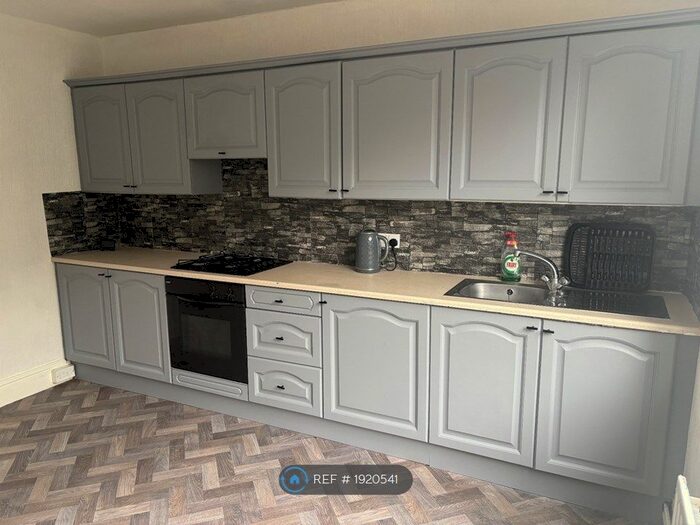 3 Bedroom Flat To Rent In Market Place, Bolsover, Chesterfield, S44