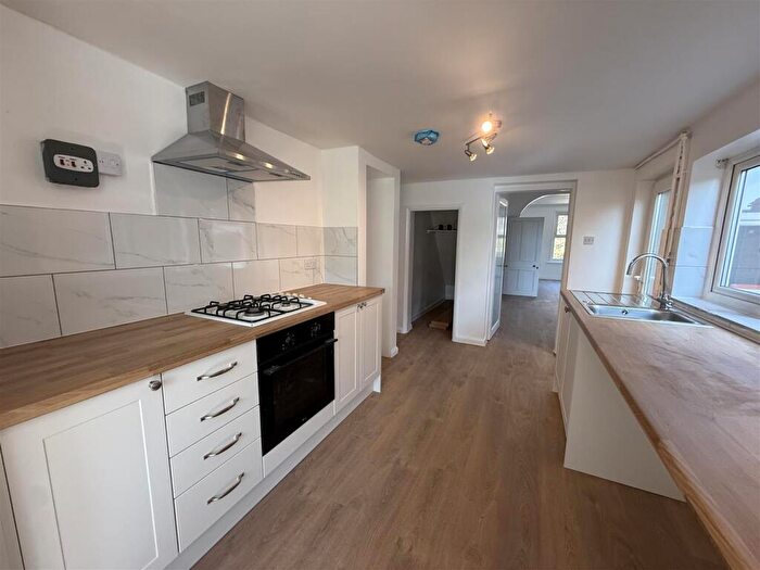 3 Bedroom Detached House To Rent In Kettering Road, Geddington, Northants, NN14