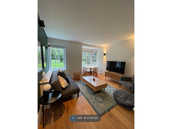 2 Bedroom Flat To Rent In Metcalfe House, London, SW8