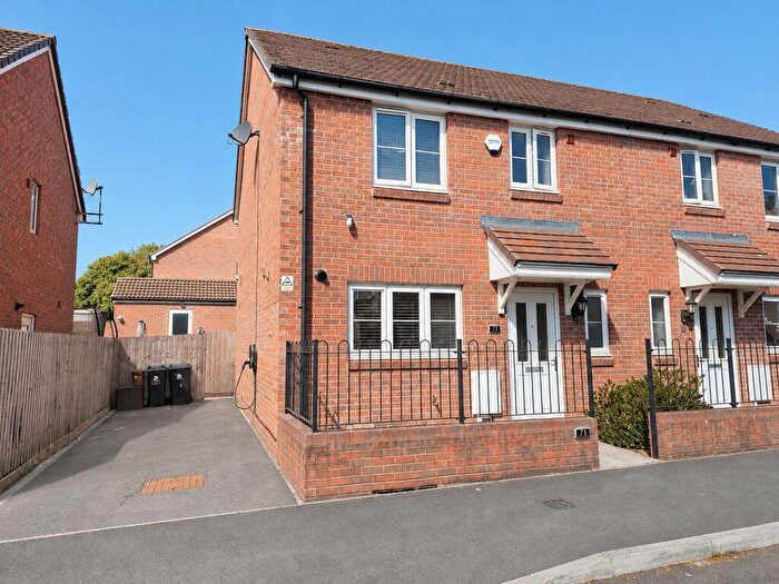 3 Bedroom Semi-Detached House For Sale In Maple Road, Shaftesbury, SP7