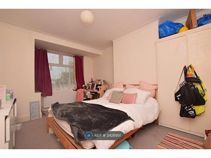 6 Bedroom Detached House To Rent In Manor Road, Bristol, BS16