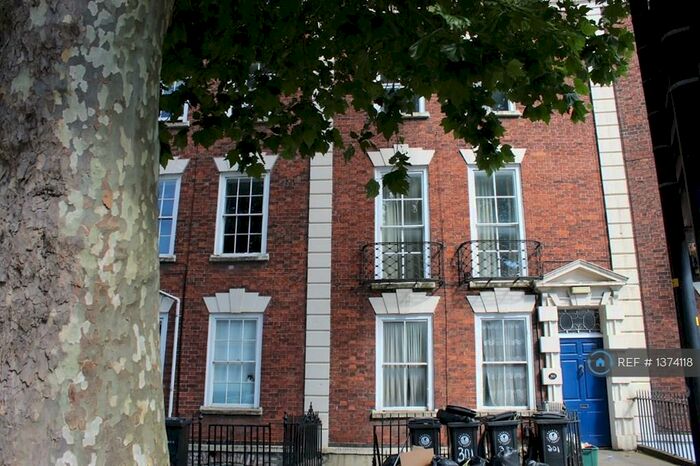 2 Bedroom Flat To Rent In Hotwell Road, Bristol, BS8