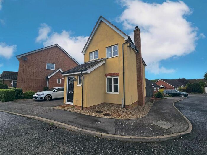 3 Bedroom Detached House For Sale In Chestnut Road, Tasburgh, Norwich, NR15