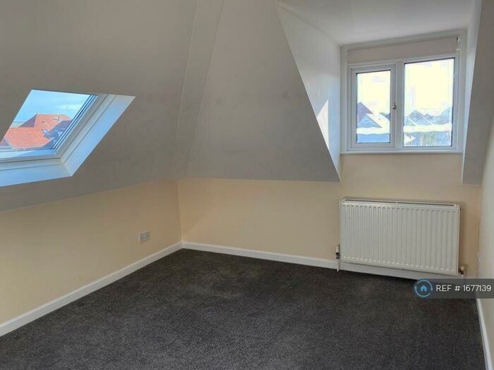3 Bedroom Flat To Rent In Pinecliffe Avenue, Bournemouth, BH6