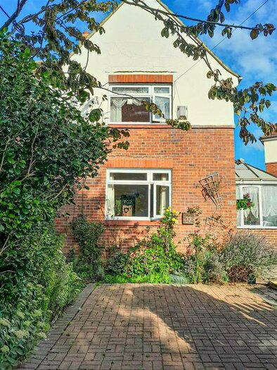 3 Bedroom End Of Terrace House For Sale In Beauchamp Road, St. Leonards-On-Sea, TN38