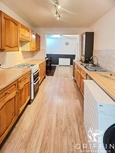 2 Bedroom Terraced House To Rent In Hunters Square, Dagenham, RM10