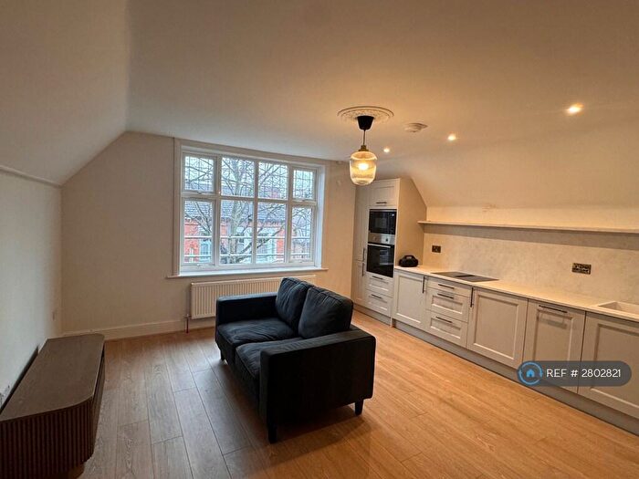 2 Bedroom Flat To Rent In Burlington Road, Nottingham, NG5