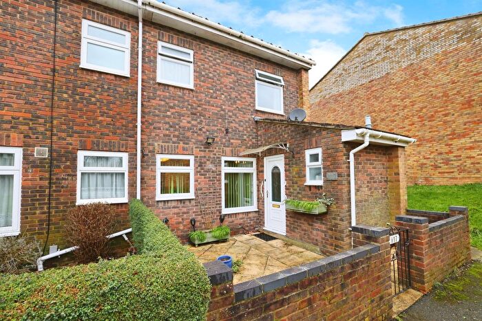 3 Bedroom End Of Terrace House For Sale In Camelot Close, Andover, SP10