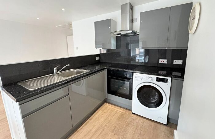 1 Bedroom Flat To Rent In Tudor Street, Cardiff, CF11