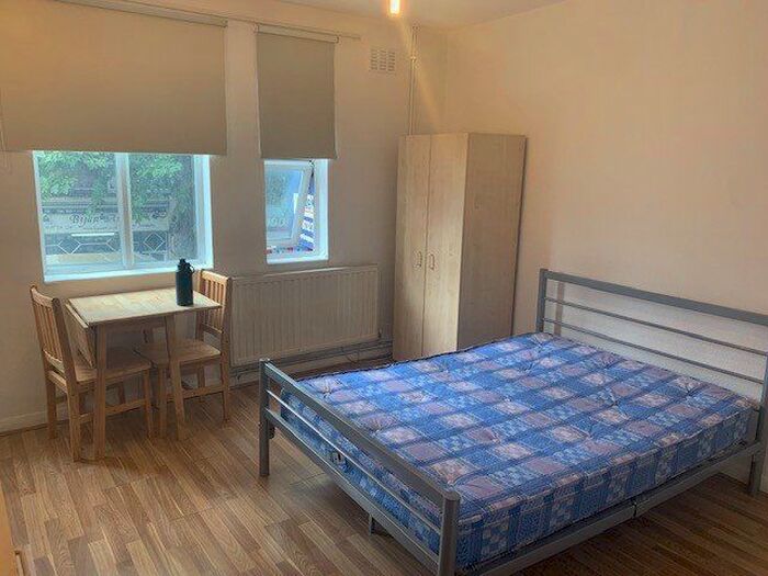 Studio To Rent In Tower Bridge Road, London, SE1
