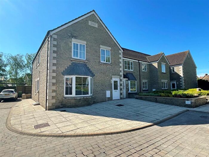 2 Bedroom Flat To Rent In Hatters Close, Winterbourne, Bristol, BS36