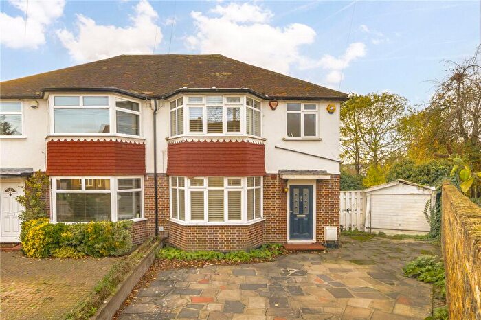 4 Bedroom Semi-Detached House For Sale In Horn Park Lane, Lee, SE12