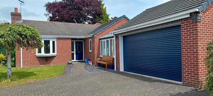 2 Bedroom Detached Bungalow To Rent In Elms Farm Way, Littleover, DE23