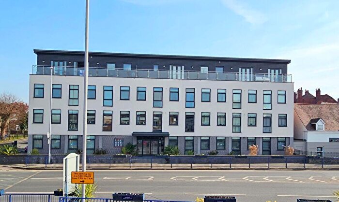 2 Bedroom Apartment For Sale In St. Johns Road, Stourbridge, DY8