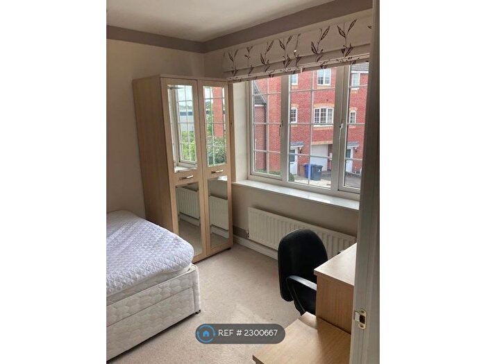 5 Bedroom Terraced House To Rent In Godwin Way, Stoke-On-Trent, ST4
