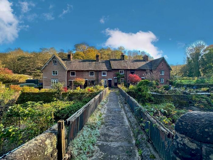 2 Bedroom Cottage For Sale In Mill Road, Oakamoor, Staffordshire, ST10