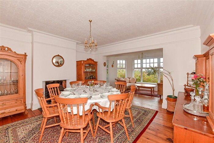 3 Bedroom Detached House For Sale In Elvington Lane, Hawkinge, Folkestone, Kent, CT18