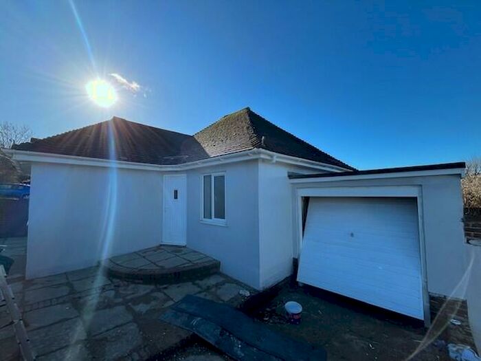 3 Bedroom Bungalow To Rent In Heathfield Avenue, Saltdean, BN2