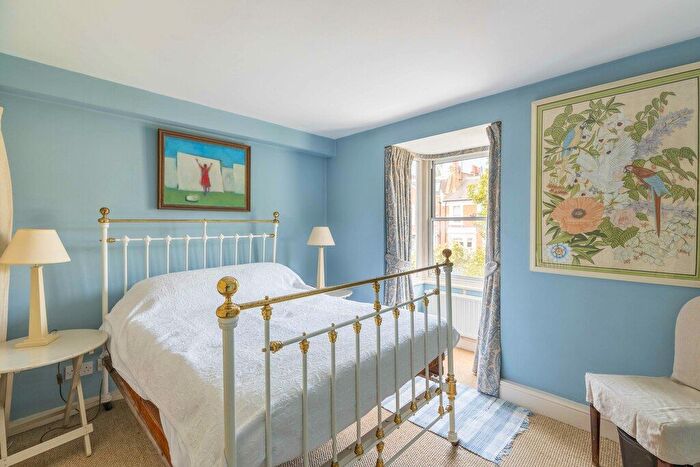 4 Bedroom Property To Rent In Pooles Lane, Chelsea, SW10