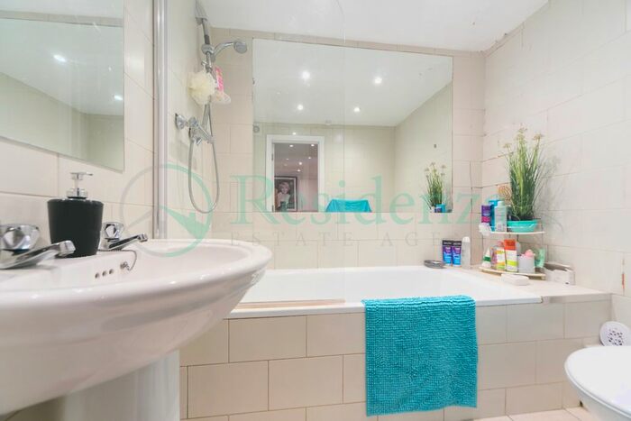 1 Bedroom Flat For Sale In Dartmouth Road, Forest Hill, SE23