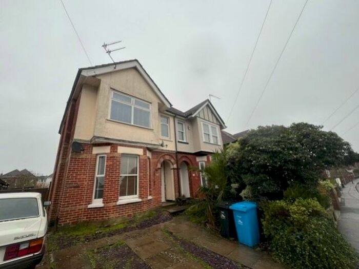 2 Bedroom Flat To Rent In Alexandra Road, Poole, BH14