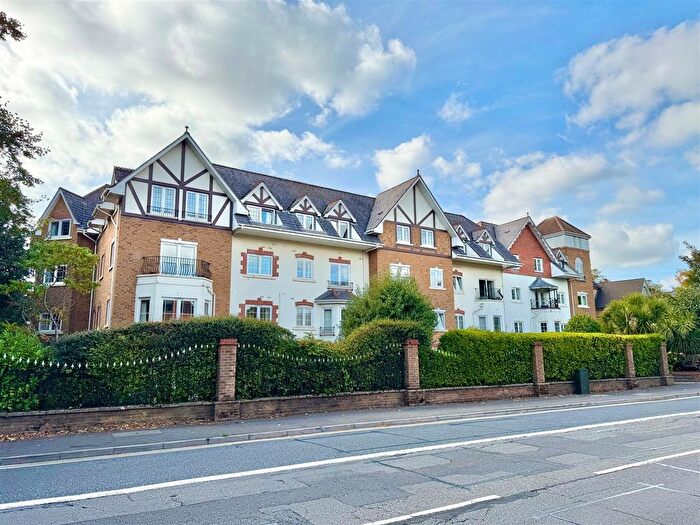 1 Bedroom Flat For Sale In Lansdowne Road, Bournemouth, BH1